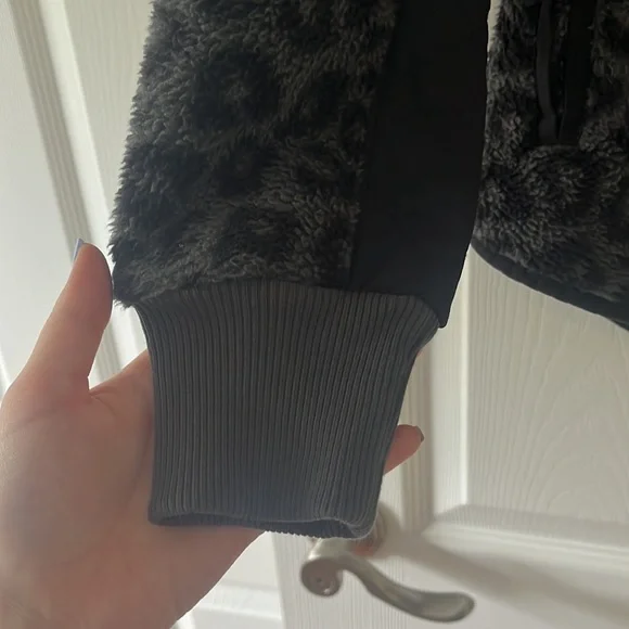 Abercrombie & Fitch Button Up Jacket - Picture 4 of 8